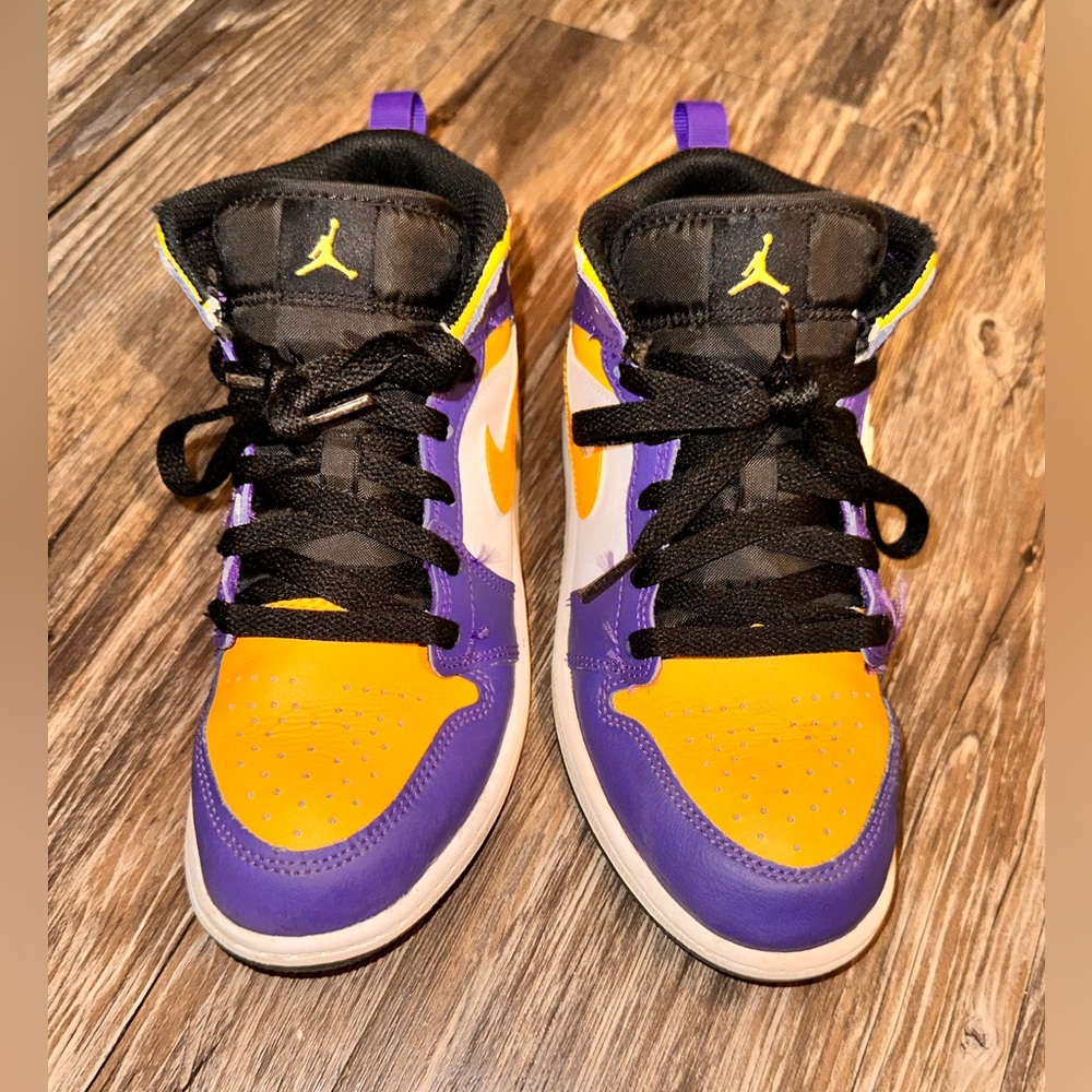 Boys Nike Jordan dunks